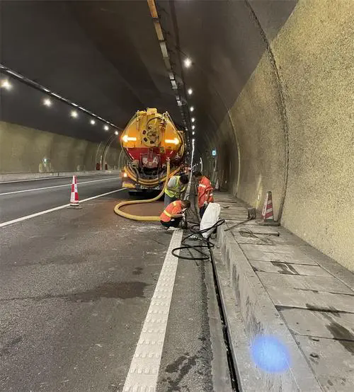 安丘隧道排水渠清淤